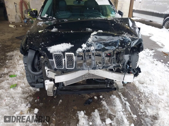 2019 Jeep Cherokee Limited with VIN 1C4PJMDX9KD471764, listed as a IAAI auction lot 41556755 with 45,000 mi miles and . Bid and sale history available at carsss.com. Image 6.