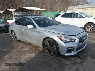 2015 Infiniti Q50 Premium with VIN JN1BV7AR8FM417712, listed as a IAAI auction lot 41427839 with 88,424 mi miles. Bid and sale history available at carsss.com. Image 1.