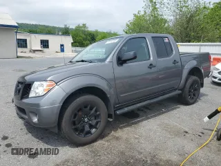 2020 Nissan Frontier SV z VIN 1N6ED0EB2LN723101, wystawiony jako Copart lot #57444185 z przebiegiem 74 000 mil mil oraz Szkoda całkowita • Salvage title. Historia ofert i sprzedaży dostępna na DreamBid. Obrazek 1.