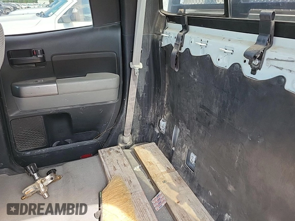 2011 Toyota Tundra with VIN 5TFUY5F1XBX198815, listed as a IAAI auction lot 42571444 with 281,114 mi miles and . Bid and sale history available at DreamBid. Image 2.