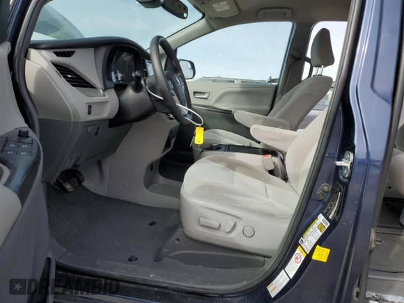 2019 Toyota Sienna LE with VIN 5TDJZ3DC1KS223325, listed as a Copart auction lot 45758815 with 102,605 mi miles and Salvage Title. Bid and sale history available at carsss.com. Image 7.