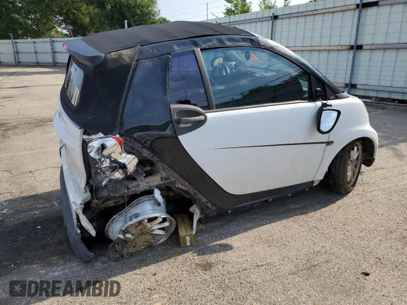 2009 Smart fortwo Passion with VIN WMEEK31XX9K279585, listed as a Copart auction lot 64770805 with Not provided miles and Salvage title. Bid and sale history available at DreamBid. Image 3.