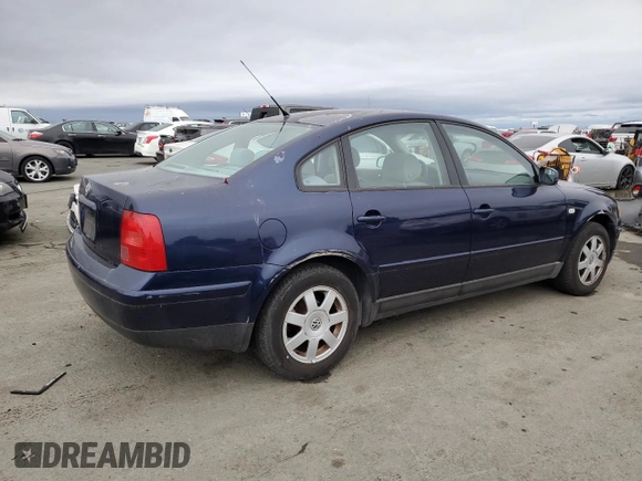 2001 Volkswagen Passat z VIN WVWAC63BX1P015545, wystawiony jako Copart lot #82040074 z przebiegiem 125 640 mil mil oraz Czysty tytuł • Clean title. Historia ofert i sprzedaży dostępna na DreamBid. Obrazek 3.