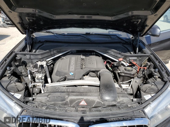2015 BMW X5 xDrive35i z VIN 5UXKR0C52F0P15813, wystawiony jako Copart lot #48817935 z przebiegiem 50 322 mil mil oraz Szkoda całkowita • Salvage title. Historia ofert i sprzedaży dostępna na DreamBid. Obrazek 13.