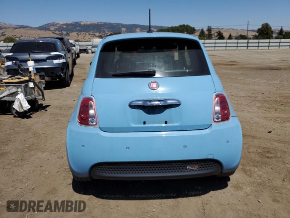 2015 FIAT 500e с VIN 3C3CFFGE2FT685425, выставлен на аукционе Copart как лот 62751915 с пробегом 48 372 миль миль и Списание • Salvage title. История ставок и продаж доступна на DreamBid. Изображение 6.