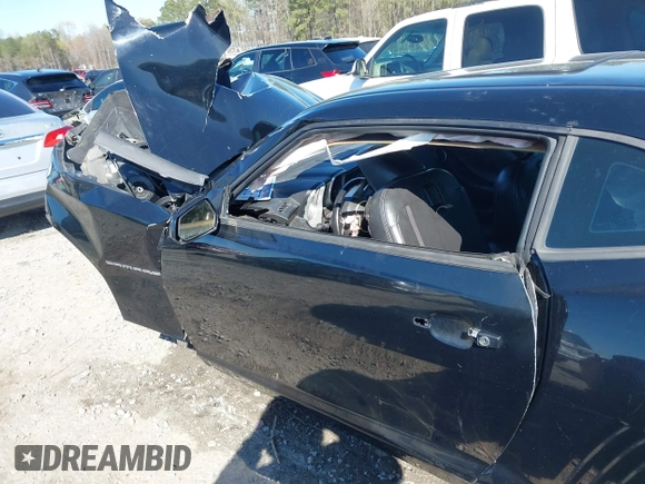 2010 Chevrolet Camaro 2SS z VIN 2G1FK1EJ9A9113814, wystawiony jako IAAI lot #41892541 z przebiegiem Nie podano mil oraz . Historia ofert i sprzedaży dostępna na DreamBid. Obrazek 17.