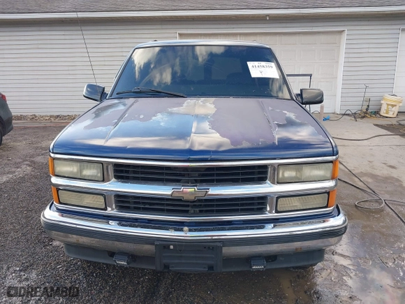 1998 Chevrolet Tahoe with VIN 1GNEK13RXWJ372276, listed as a IAAI auction lot 41458359 with 229,582 mi miles. Bid and sale history available at carsss.com. Image 13.
