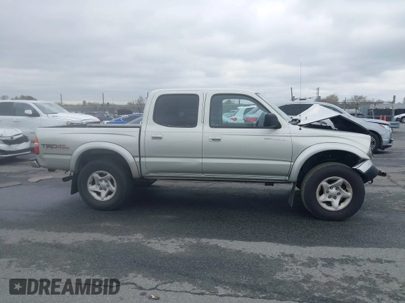 2001 Toyota Tacoma PreRunner with VIN 5TEGN92N71Z812474, listed as a IAAI auction lot 41870464 with 220,650 mi miles. Bid and sale history available at carsss.com. Image 12.