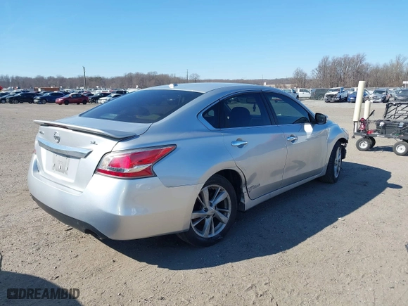 2015 Nissan Altima 2.5 with VIN 1N4AL3AP7FN380111, listed as a IAAI auction lot 41706110 with 94,761 mi miles. Bid and sale history available at carsss.com. Image 4.
