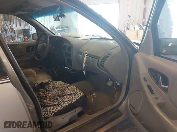 1996 Buick Regal Custom z VIN 2G4WB52M2T1462761, wystawiony jako IAAI lot #42483788 z przebiegiem 156 925 mil mil oraz . Historia ofert i sprzedaży dostępna na DreamBid. Obrazek 5.