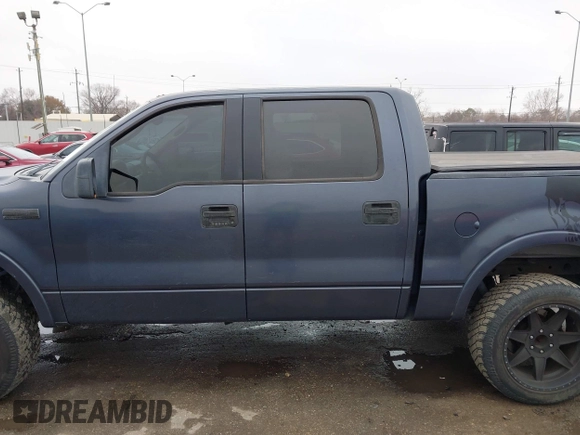 2004 Ford F-150 XLT with VIN 1FTPW14514KD30054, listed as a IAAI auction lot 41440735 with 202,340 mi miles. Bid and sale history available at carsss.com. Image 14.
