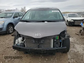 2013 Toyota Sienna XLE z VIN 5TDDK3DC1DS050345, wystawiony jako Copart lot #49737225 z przebiegiem 125 247 mil mil oraz Szkoda całkowita • Salvage title. Historia ofert i sprzedaży dostępna na DreamBid. Obrazek 5.