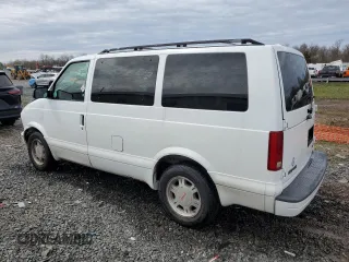 2005 GMC Safari with VIN 1GKDM19X25B504173, listed as a Copart auction lot 50250785 with 109,563 mi miles and Salvage Title. Bid and sale history available at carsss.com. Image 2.