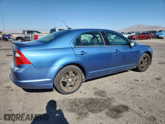 2010 Ford Fusion SE z VIN 3FAHP0HA1AR138892, wystawiony jako Copart lot #59781125 z przebiegiem 157 900 mil mil oraz Szkoda całkowita • Salvage title. Historia ofert i sprzedaży dostępna na DreamBid. Obrazek 3.