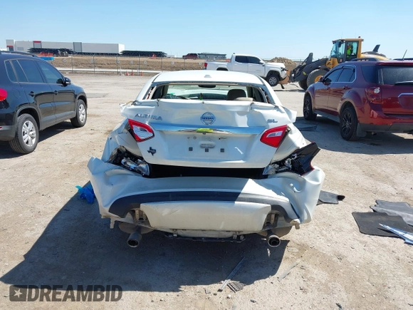 2016 Nissan Altima SR with VIN 1N4AL3AP1GC218973, listed as a IAAI auction lot 42080482 with 169,869 mi miles and . Bid and sale history available at carsss.com. Image 16.