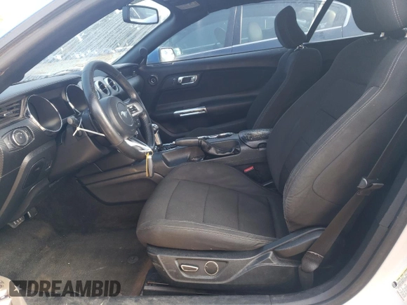 2015 Ford Mustang V6 z VIN 1FATP8EM8F5414762, wystawiony jako Copart lot #58530355 z przebiegiem 170 357 mil mil oraz Czysty tytuł • Clean title. Historia ofert i sprzedaży dostępna na DreamBid. Obrazek 7.