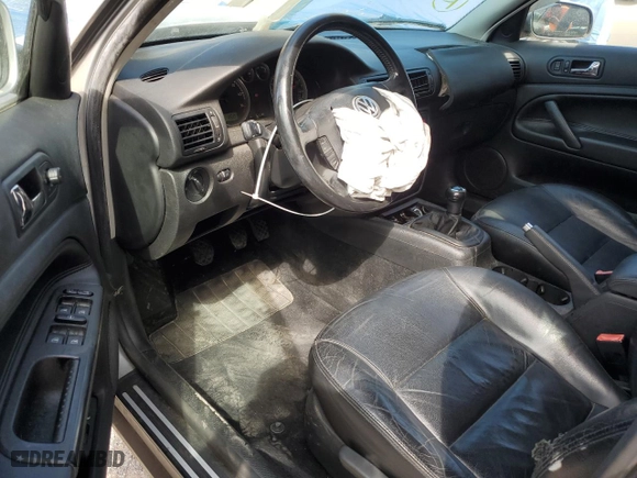 2003 Volkswagen Passat GLS with VIN WVWPD63BX3P100430, listed as a Copart auction lot 70912634 with 129,933 mi miles and Salvage Title. Bid and sale history available at carsss.com. Image 8.
