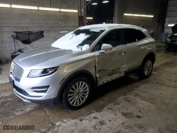 2019 Lincoln MKC Standard with VIN 5LMCJ1D98KUL30031, listed as a Copart auction lot 86612144 with 0 mi miles and Salvage Title. Bid and sale history available at carsss.com. Image 1.