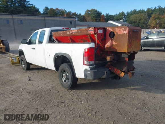 2009 GMC Sierra 2500HD z VIN 1GTHK49K69E135170, wystawiony jako IAAI lot #40495900 z przebiegiem 209 739 mil mil oraz . Historia ofert i sprzedaży dostępna na DreamBid. Obrazek 3.