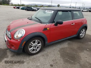 2012 MINI Hardtop z VIN WMWSU3C57CT262846, wystawiony jako Copart lot #59536045 z przebiegiem 140 983 mil mil oraz Czysty tytuł • Clean title. Historia ofert i sprzedaży dostępna na DreamBid. Obrazek 1.