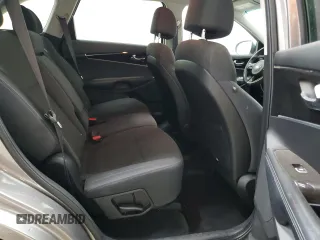 2018 Kia Sorento L with VIN 5XYPG4A39JG338356, listed as a Copart auction lot 48312885 with 110,573 mi miles and Clean Title. Bid and sale history available at carsss.com. Image 11.