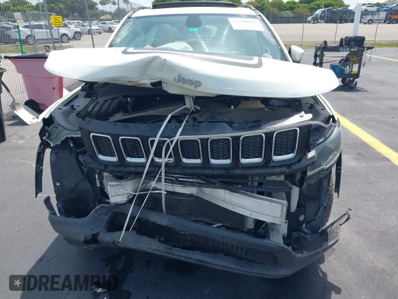 2019 Jeep Compass Latitude with VIN 3C4NJCBB3KT832196, listed as a IAAI auction lot 42210113 with 70,241 mi miles and . Bid and sale history available at DreamBid. Image 6.