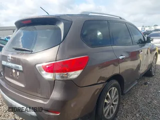 2015 Nissan Pathfinder S with VIN 5N1AR2MN0FC701622, listed as a IAAI auction lot 42243858 with 162,072 mi miles and . Bid and sale history available at DreamBid. Image 4.