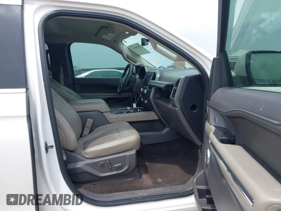 2018 Ford Expedition XLT with VIN 1FMJU1HT8JEA60704, listed as a IAAI auction lot 42068391 with 120,940 mi miles and . Bid and sale history available at DreamBid. Image 5.