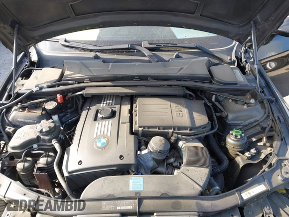 2009 BMW 3 Series 335i xDrive with VIN WBAWC73519E068984, listed as a IAAI auction lot 42054771 with 162,386 mi miles and . Bid and sale history available at carsss.com. Image 10.