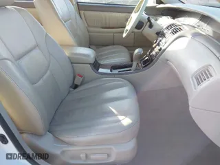 2001 Toyota Avalon XL w/Bucket Seats with VIN 4T1BF28B61U174704, listed as a IAAI auction lot 41532384 with 183,651 mi miles. Bid and sale history available at carsss.com. Image 5.