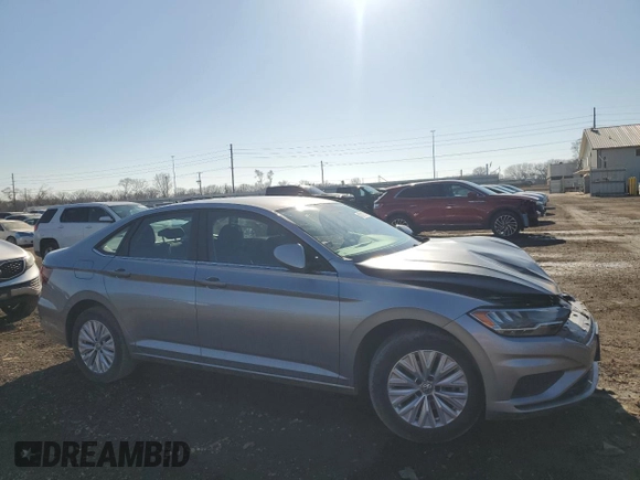 2020 Volkswagen Jetta S z VIN 3VWN57BUXLM051293, wystawiony jako Copart lot #43318015 z przebiegiem 89 081 mil mil oraz Szkoda całkowita • Salvage title. Historia ofert i sprzedaży dostępna na DreamBid. Obrazek 4.