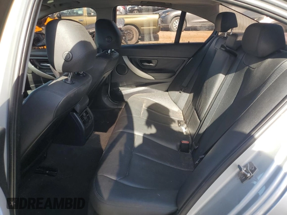 2013 BMW 3 Series 320i xDrive с VIN WBA3C3C52DF982806, выставлен на аукционе Copart как лот 54928605 с пробегом 152 923 миль миль и На запчасти • Non repairable. История ставок и продаж доступна на DreamBid. Изображение 11.