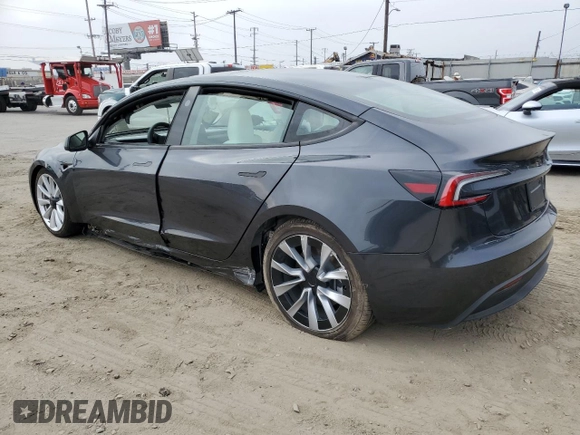 2025 Tesla Model 3 Long Range z VIN 5YJ3E1EA7SF940886, wystawiony jako Copart lot #62683815 z przebiegiem 3 498 mil mil oraz Szkoda całkowita • Salvage title. Historia ofert i sprzedaży dostępna na DreamBid. Obrazek 2.