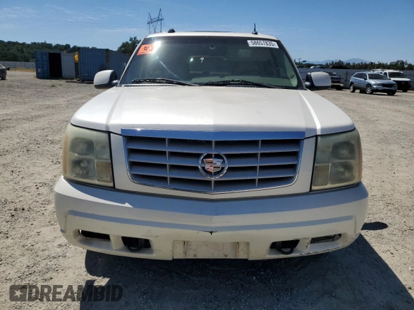 2004 Cadillac Escalade with VIN 1GYEC63T94R142929, listed as a Copart auction lot 58657835 with 147,193 mi miles and Clean title. Bid and sale history available at DreamBid. Image 5.