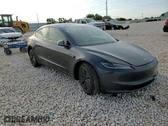 2025 Tesla Model 3 Long Range z VIN 5YJ3E1EA5SF000814, wystawiony jako Copart lot #57821595 z przebiegiem 727 mil mil oraz Szkoda całkowita • Salvage title. Historia ofert i sprzedaży dostępna na DreamBid. Obrazek 14.
