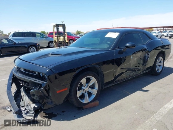 2019 Dodge Challenger SXT z VIN 2C3CDZAG1KH587281, wystawiony jako IAAI lot #42180057 z przebiegiem 109 333 mil mil oraz . Historia ofert i sprzedaży dostępna na DreamBid. Obrazek 17.