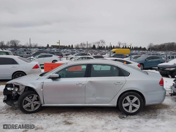 2013 Volkswagen Passat SE w/Sunroof with VIN 1VWBH7A35DC005005, listed as a IAAI auction lot 41150825 with 90,467 mi miles. Bid and sale history available at carsss.com. Image 14.