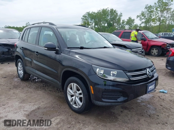 2016 Volkswagen Tiguan S z VIN WVGAV7AX0GW519952, wystawiony jako IAAI lot #42331644 z przebiegiem 92 232 mil mil oraz . Historia ofert i sprzedaży dostępna na DreamBid. Obrazek 1.