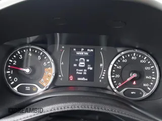 2020 Jeep Renegade Latitude with VIN ZACNJABB3LPL76503, listed as a IAAI auction lot 41467338 with 38,593 mi miles. Bid and sale history available at carsss.com. Image 7.