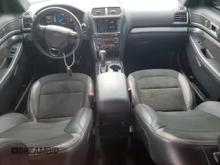 2018 Ford Explorer XLT z VIN 1FM5K7D89JGC52102, wystawiony jako Copart lot #62730855 z przebiegiem 49 949 mil mil oraz Czysty tytuł • Clean title. Historia ofert i sprzedaży dostępna na DreamBid. Obrazek 8.