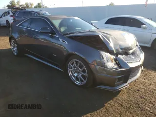 2013 Cadillac CTS-V z VIN 1G6DV1EP4D0125803, wystawiony jako Copart lot #70566514 z przebiegiem 95 769 mil mil oraz Szkody całkowita. Historia ofert i sprzedaży dostępna na DreamBid. Obrazek 4.