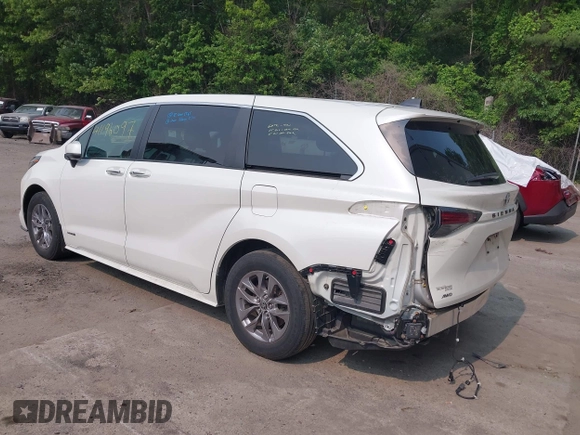 2021 Toyota Sienna XLE z VIN 5TDYSKFC5MS007183, wystawiony jako IAAI lot #41196097 z przebiegiem 49 744 mil mil oraz . Historia ofert i sprzedaży dostępna na DreamBid. Obrazek 3.