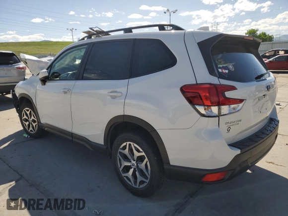 2022 Subaru Forester Premium with VIN JF2SKAEC3NH427064, listed as a Copart auction lot 57065135 with 30,870 mi miles and Salvage title. Bid and sale history available at DreamBid. Image 2.