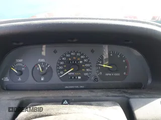 1994 Ford Escort z VIN 1FARP14J1RW244851, wystawiony jako IAAI lot #42157786 z przebiegiem 73 095 mil mil oraz . Historia ofert i sprzedaży dostępna na DreamBid. Obrazek 7.
