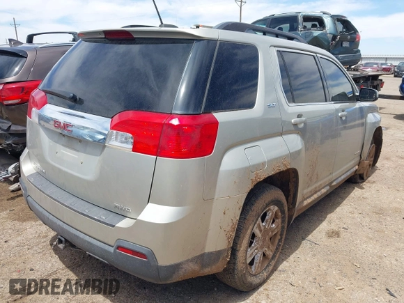 2015 GMC Terrain SLT z VIN 2GKFLXEK1F6240828, wystawiony jako IAAI lot #42164143 z przebiegiem 129 652 mil mil oraz . Historia ofert i sprzedaży dostępna na DreamBid. Obrazek 4.