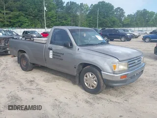 1995 Toyota T100 z VIN JT4VD11E5S0003702, wystawiony jako IAAI lot #42515907 z przebiegiem 276 020 mil mil oraz . Historia ofert i sprzedaży dostępna na DreamBid. Obrazek 1.
