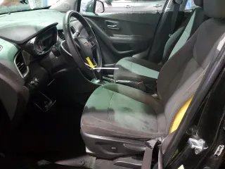 2020 Chevrolet Trax LS z VIN KL7CJKSB0LB092401, wystawiony jako Copart lot #45844725 z przebiegiem 73 191 mil mil oraz Nie do naprawy • Non repairable. Historia ofert i sprzedaży dostępna na DreamBid. Obrazek 7.