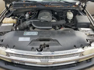 2003 Chevrolet Suburban LT with VIN 3GNEC16Z73G139932, listed as a Copart auction lot 80663954 with 196,131 mi miles and Clean Title. Bid and sale history available at carsss.com. Image 12.