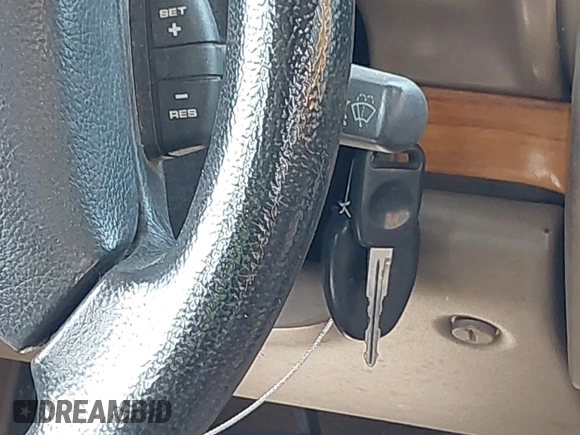 1994 Land Rover Discovery SD z VIN SALJY1247RA097510, wystawiony jako IAAI lot #42343474 z przebiegiem 137 141 mil mil oraz . Historia ofert i sprzedaży dostępna na DreamBid. Obrazek 11.