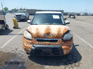 2010 Kia Soul + with VIN KNDJT2A28A7078333, listed as a IAAI auction lot 42097259 with 165,243 mi miles. Bid and sale history available at carsss.com. Image 12.
